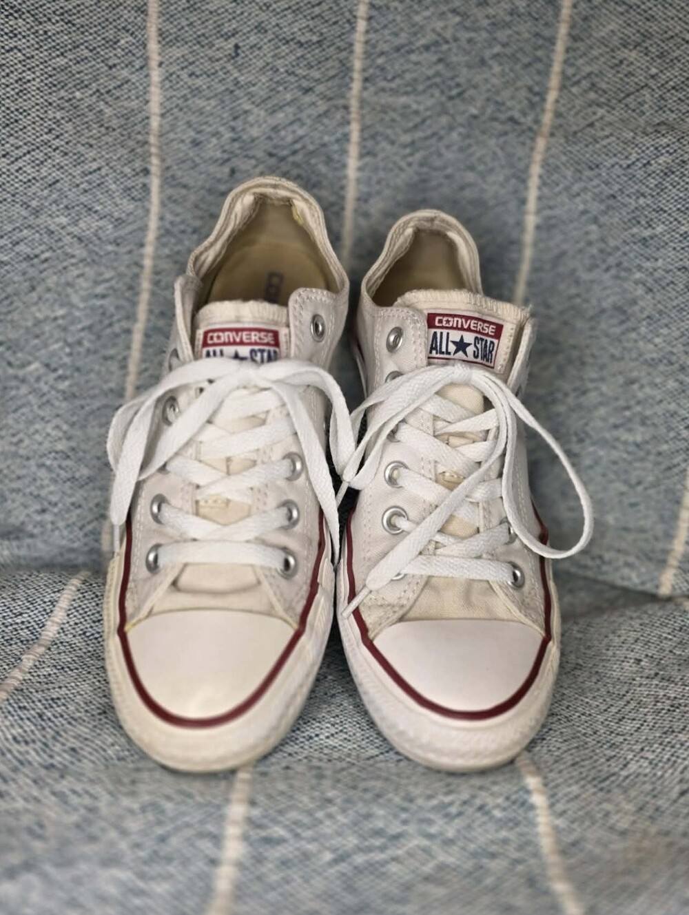 Converse Chuck Taylor All Star - Low Top White Sneakers -  Unisex Size M6 / W8
